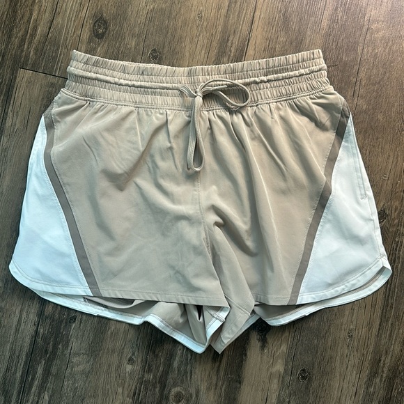 Abercrombie & Fitch Pants - YPB motionTEK High Rise Lined Workout Short